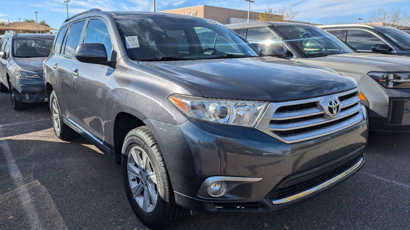 2013 Toyota Highlander Plus V6 — SUV — 58,097 mi — Surprise, AZ