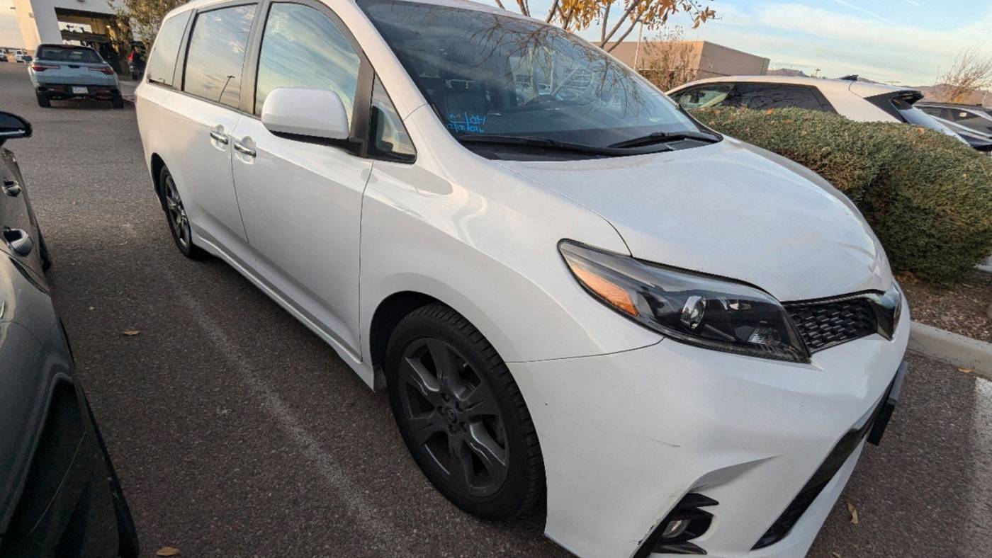 2018 Toyota Sienna SE — Minivan — 71,909 mi — Surprise, AZ