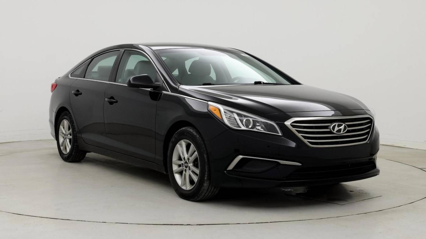 2017 Hyundai Sonata SE — Sedan — 98,099 mi — Akron, OH