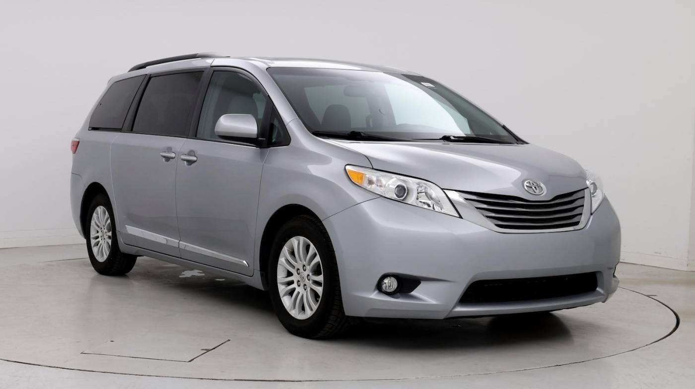 2015 Toyota Sienna XLE — Minivan — 59,324 mi — Akron, OH