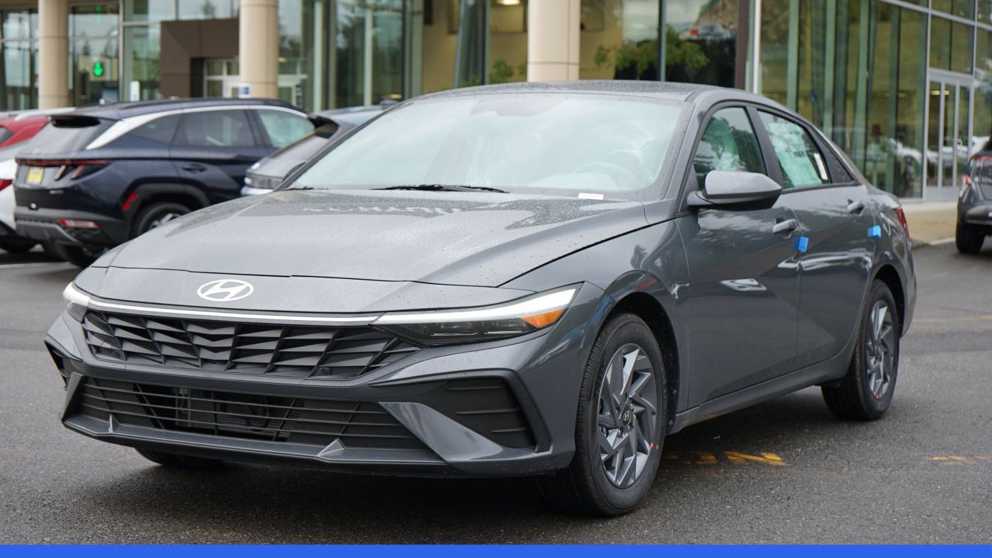 2024 Hyundai Elantra Hybrid Blue — Sedan — 14 mi — Edmonds, WA