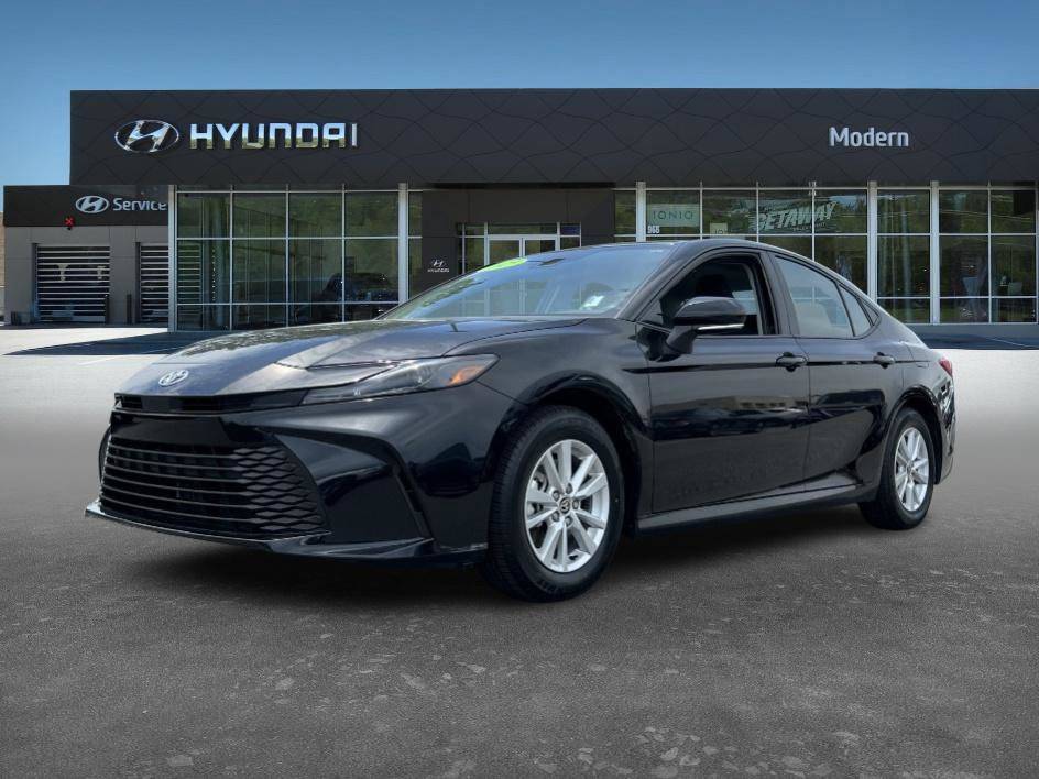 2025 Toyota Camry LE — Sedan — 14,982 mi — Concord, NC