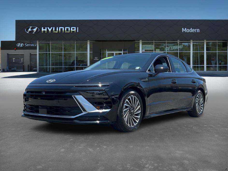 2025 Hyundai Sonata Hybrid Limited — Sedan — 3,730 mi — Concord, NC