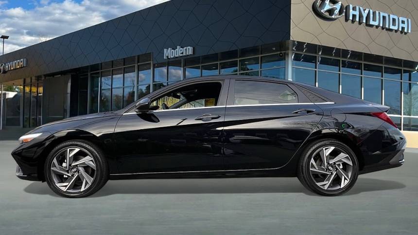 2025 Hyundai Elantra Hybrid Limited — Sedan — 179 mi — Concord, NC