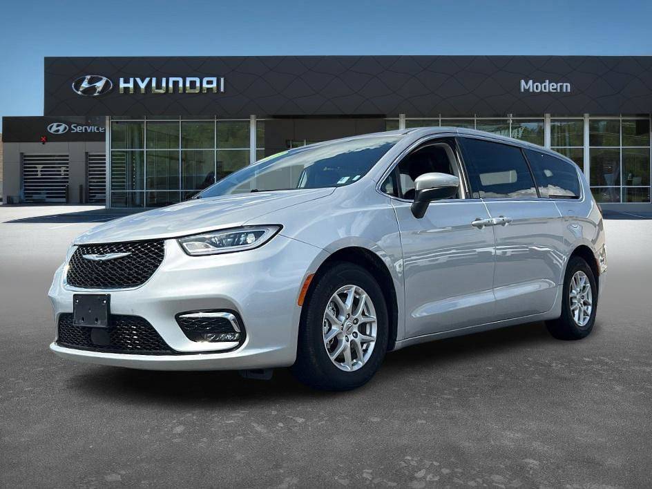 2023 Chrysler Pacifica Touring L — Minivan — 68,822 mi — Concord, NC