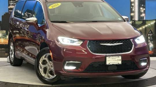 2022 Chrysler Pacifica Limited — Minivan — 27,021 mi — New York, NY