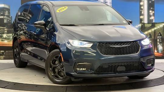 2024 Chrysler Pacifica Hybrid S Appearance Package — Minivan — 37 mi — New York, NY