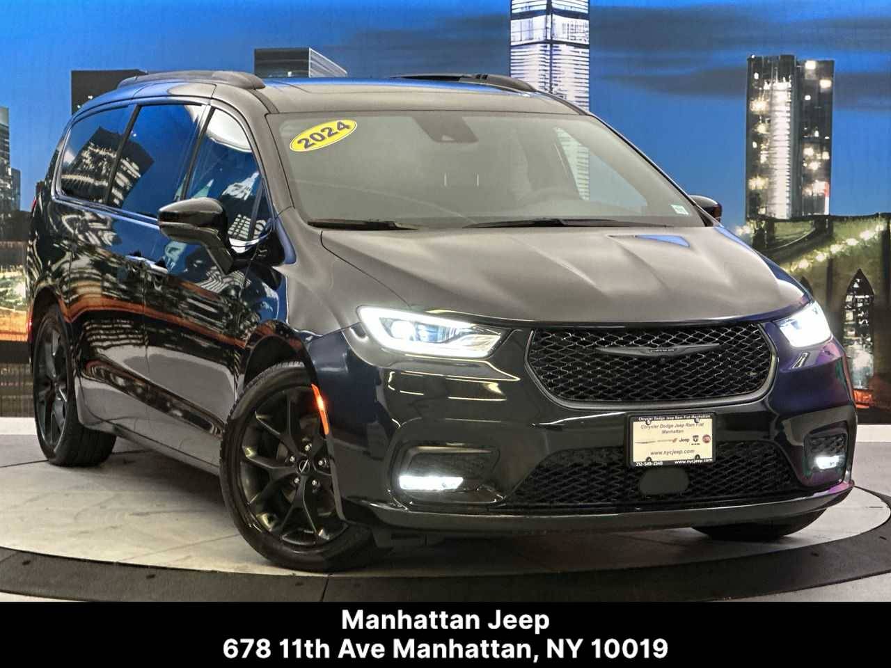 2024 Chrysler Pacifica Touring L — Minivan — 22,847 mi — New York, NY