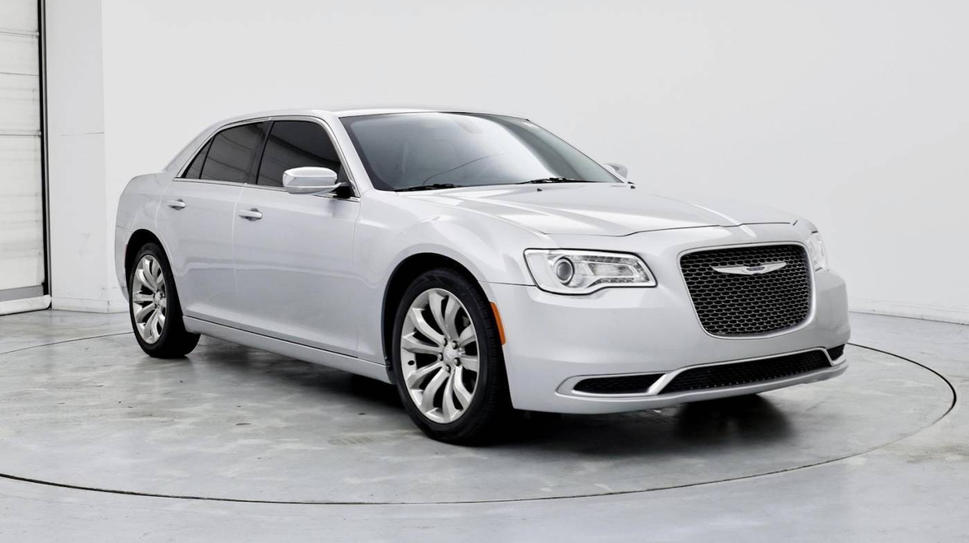 2020 Chrysler 300 Touring — Sedan — 37,949 mi — Clermont, FL