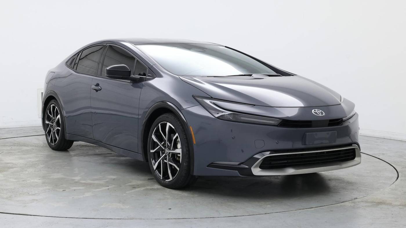 2025 Toyota Prius Plug-In Hybrid XSE — Hatchback — 1,220 mi — Inglewood, CA