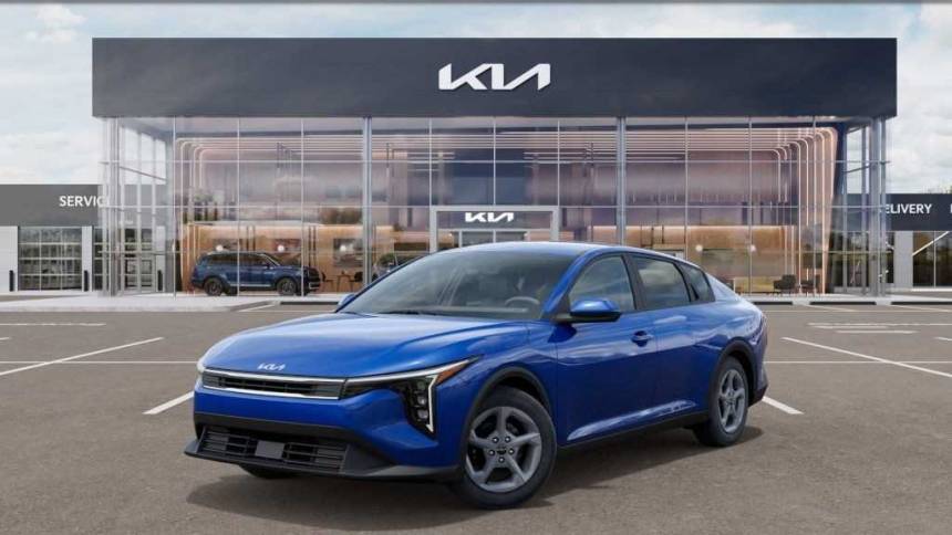 2025 Kia K4 LXS — Sedan — 2,504 mi — Clovis, CA