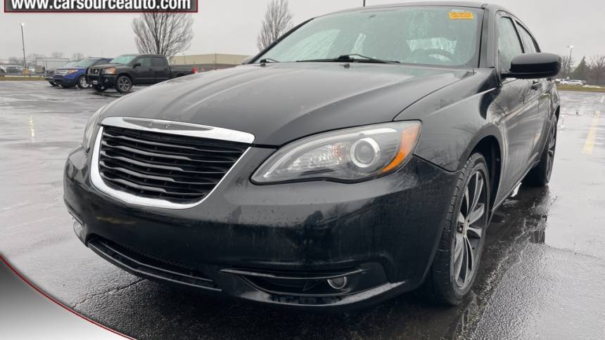 2013 Chrysler 200 Limited — Sedan — 133,201 mi — Grove City, OH