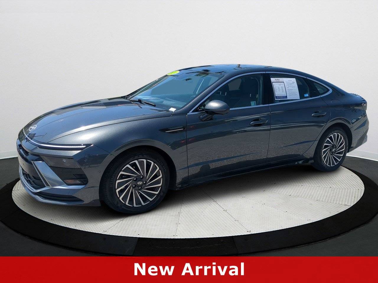 2024 Hyundai Sonata Hybrid Limited — Sedan — 5,368 mi — Sarasota, FL