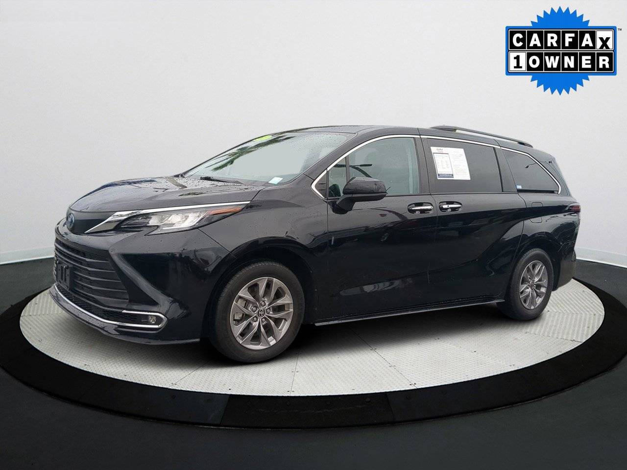2023 Toyota Sienna XLE — Minivan — 65,756 mi — Sarasota, FL