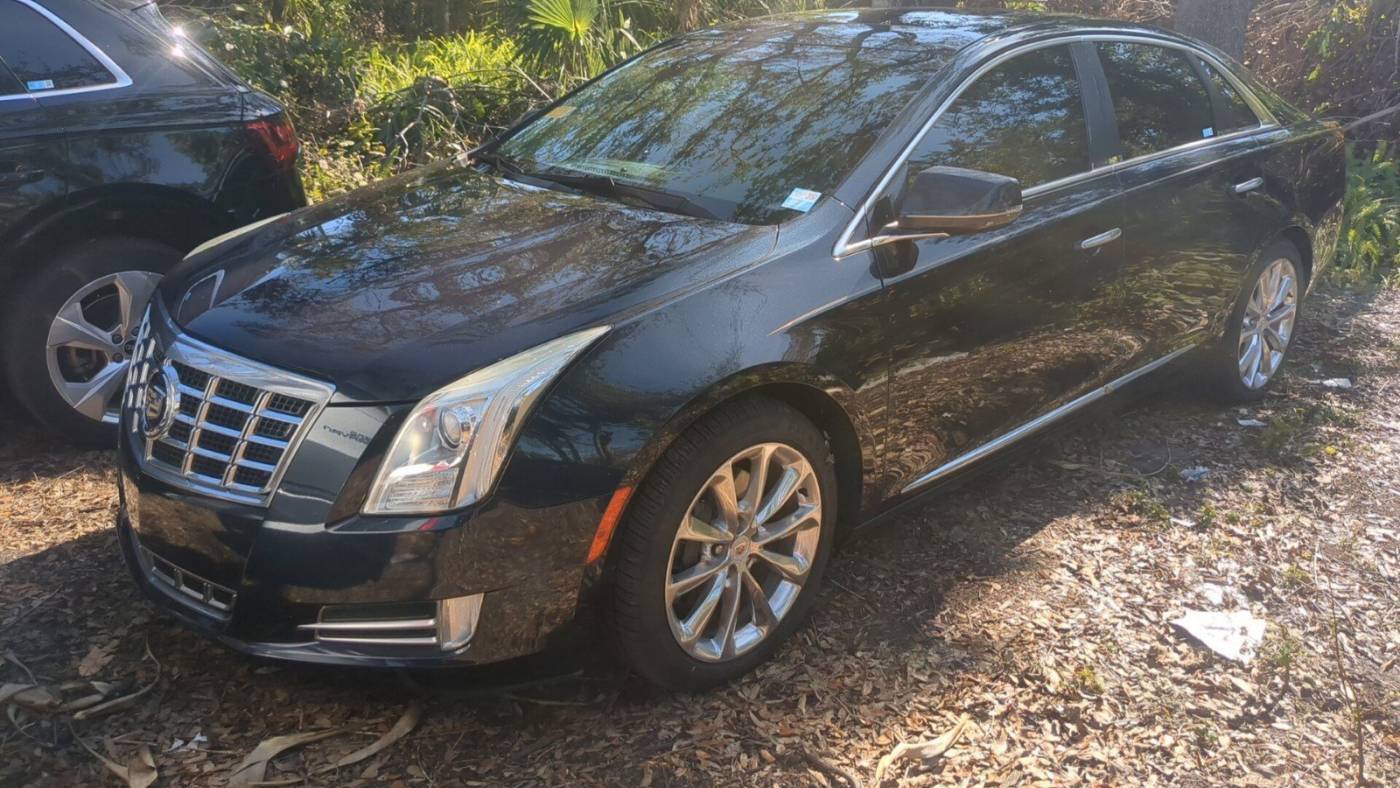 2013 Cadillac XTS Luxury — Sedan — 98,713 mi — Sarasota, FL