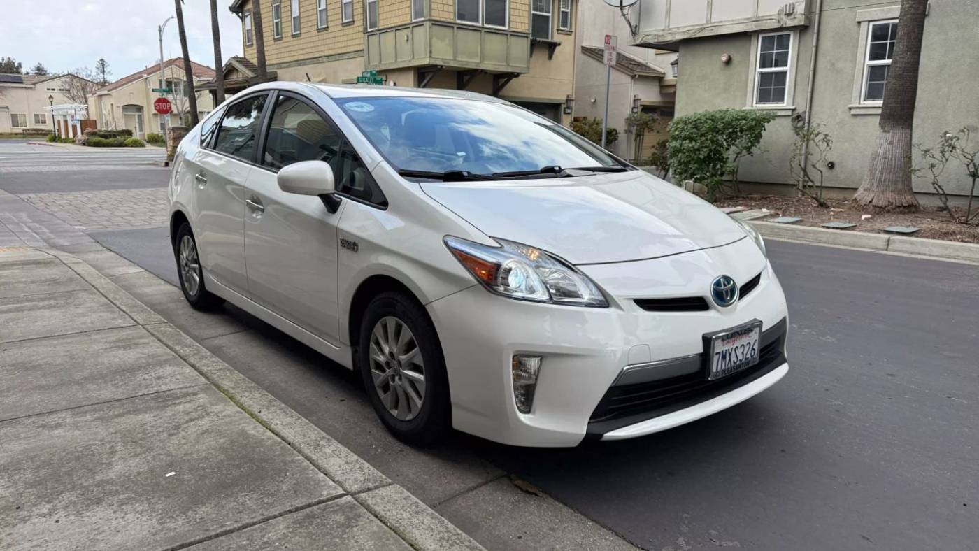 2015 Toyota Prius Advanced — Hatchback — 116,363 mi — Fremont, CA