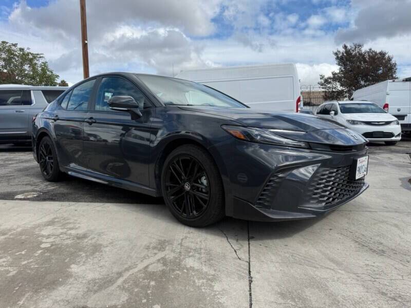 2025 Toyota Camry Hybrid SE — Sedan — 15,838 mi — Bellflower, CA