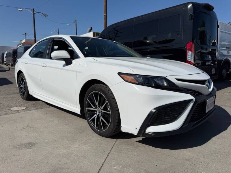 2023 Toyota Camry SE — Sedan — 33,684 mi — Bellflower, CA