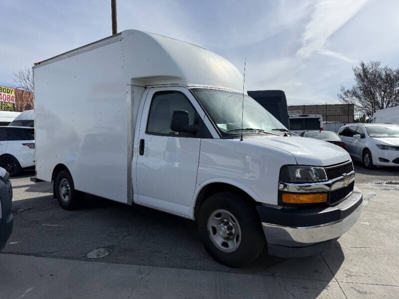2017 Chevrolet Express Commercial Cutaway 3500 — Chassis Cab Truck — 88,740 mi — Bellflower, CA