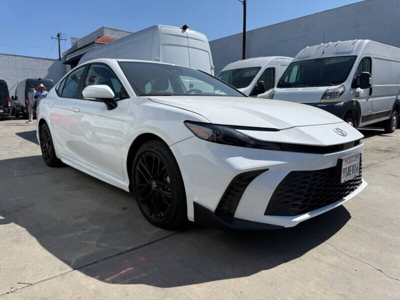 2025 Toyota Camry SE — Sedan — 1,034 mi — Bellflower, CA