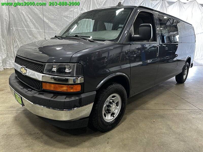 2017 Chevrolet Express Passenger LT — Passenger Van — 89,919 mi — Bethany, CT