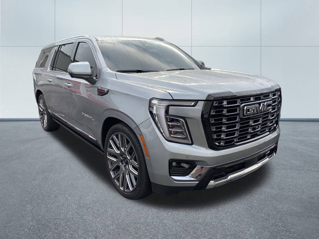 2025 GMC Yukon Denali Ultimate — SUV — 10,337 mi — Triadelphia, WV