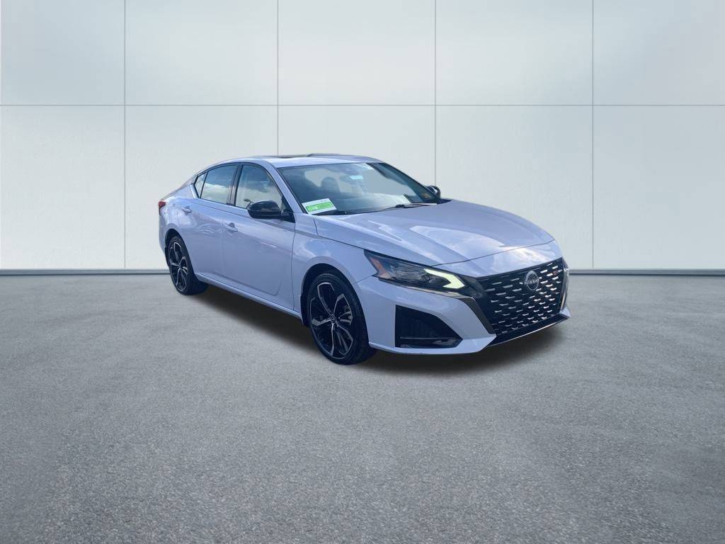 2023 Nissan Altima SR — Sedan — 20,711 mi — Triadelphia, WV