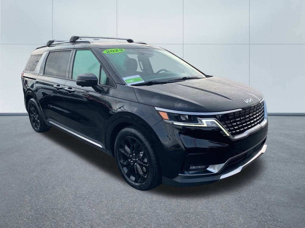 2023 Kia Carnival SX — Minivan — 70,123 mi — Triadelphia, WV
