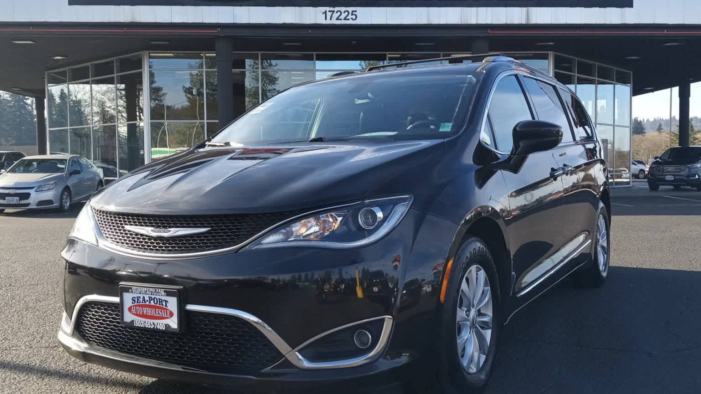 2019 Chrysler Pacifica Touring L — Minivan — 118,251 mi — Portland, OR