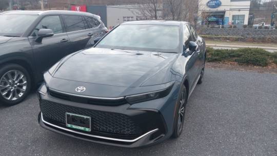 2025 Toyota Crown XLE — Sedan — 2,787 mi — Staunton, VA