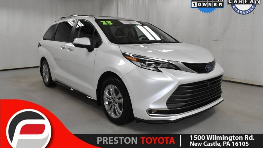 2023 Toyota Sienna Platinum — Minivan — 25,926 mi — New Castle, PA