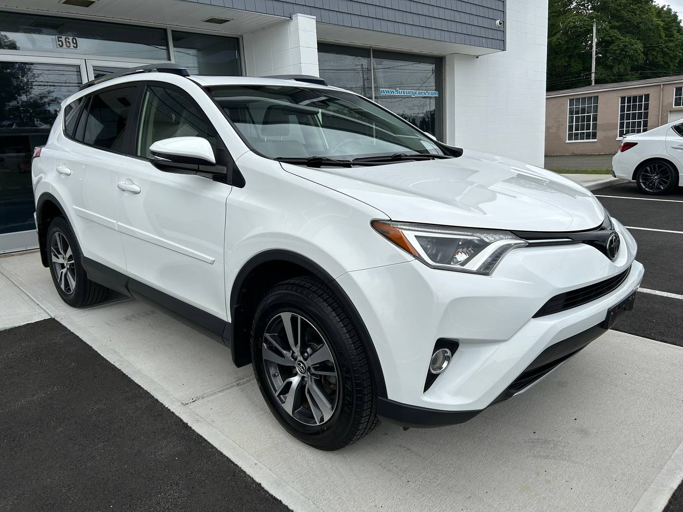 2017 Toyota RAV4 XLE — SUV — 27,000 mi — Wallingford, CT