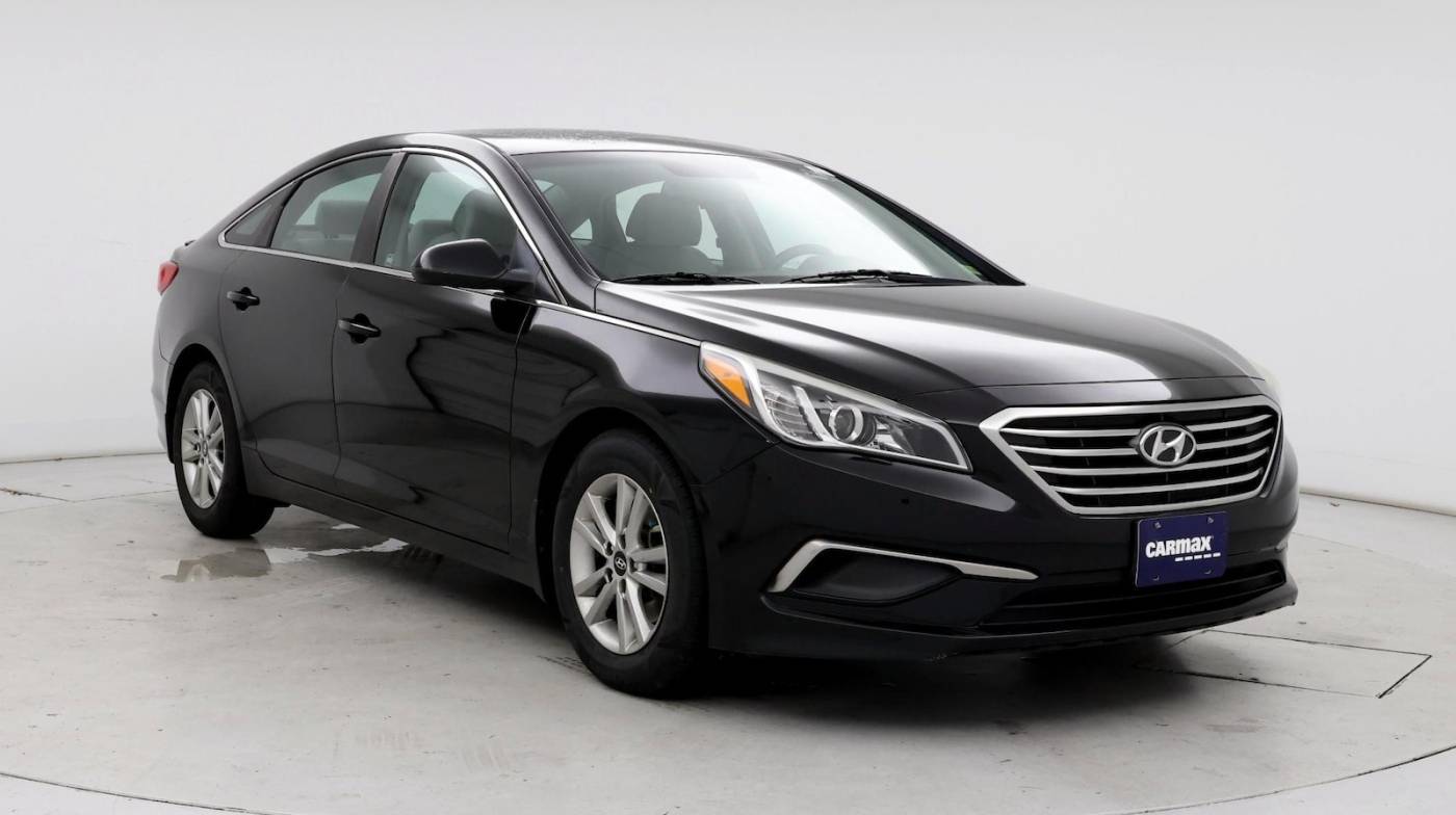 2017 Hyundai Sonata SE — Sedan — 93,416 mi — Lynchburg, VA