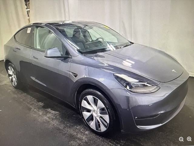 2023 Tesla Model Y Long Range — SUV — 17,893 mi — Arlington, TX