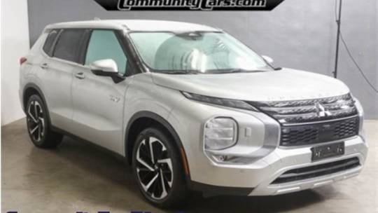 2023 Mitsubishi Outlander Plug-In Hybrid SE — SUV — 14,495 mi — Bloomington, IN
