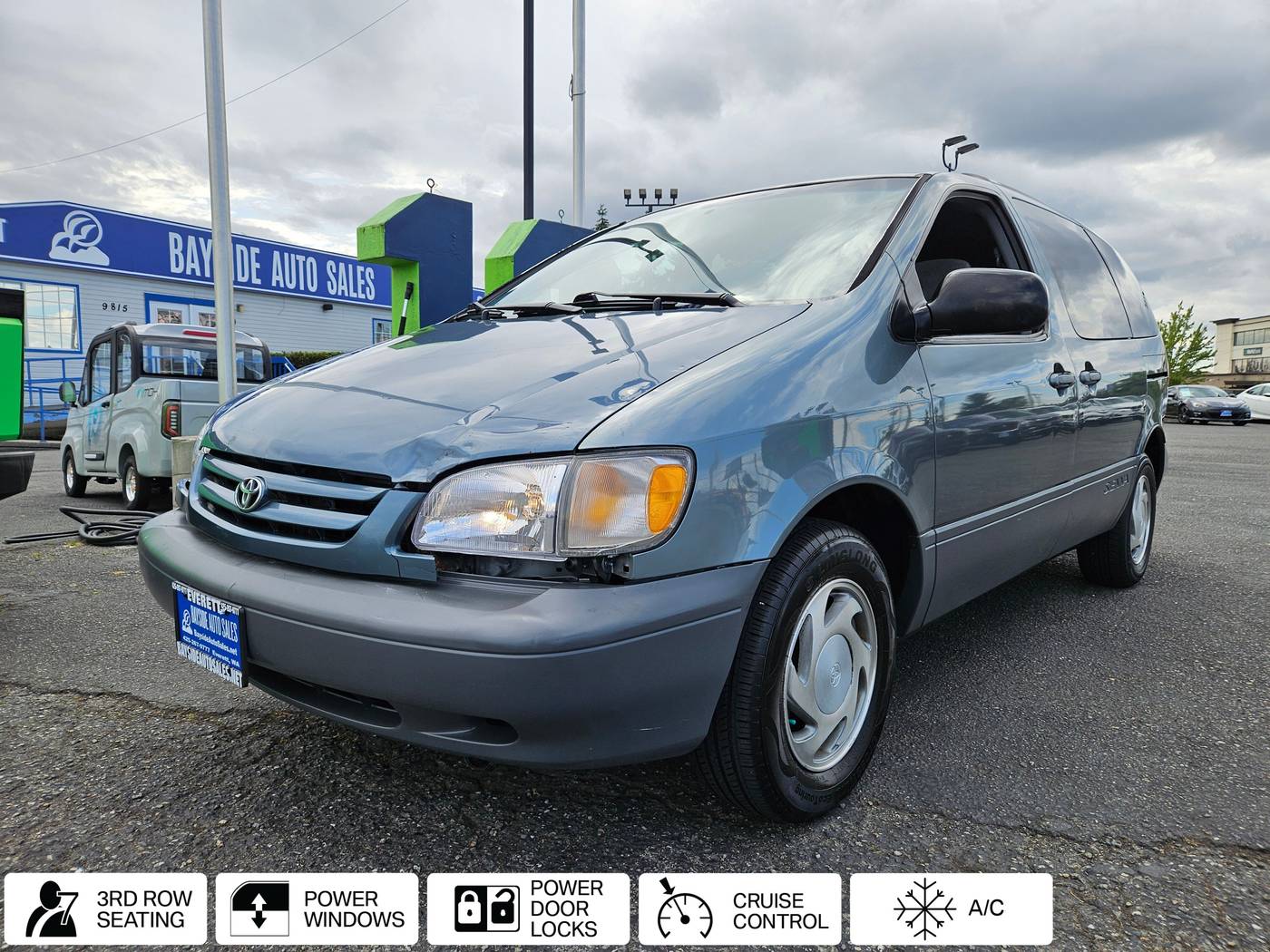 1999 Toyota Sienna LE — Minivan — 143,375 mi — Everett, WA
