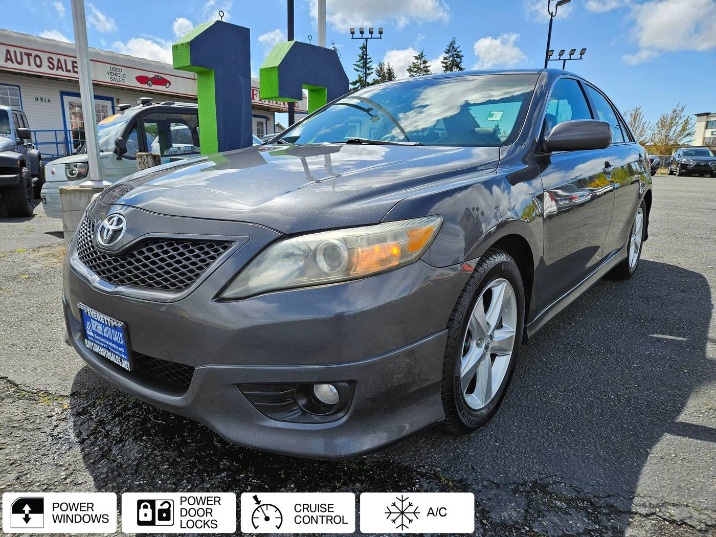 2010 Toyota Camry SE V6 — Sedan — 196,069 mi — Everett, WA