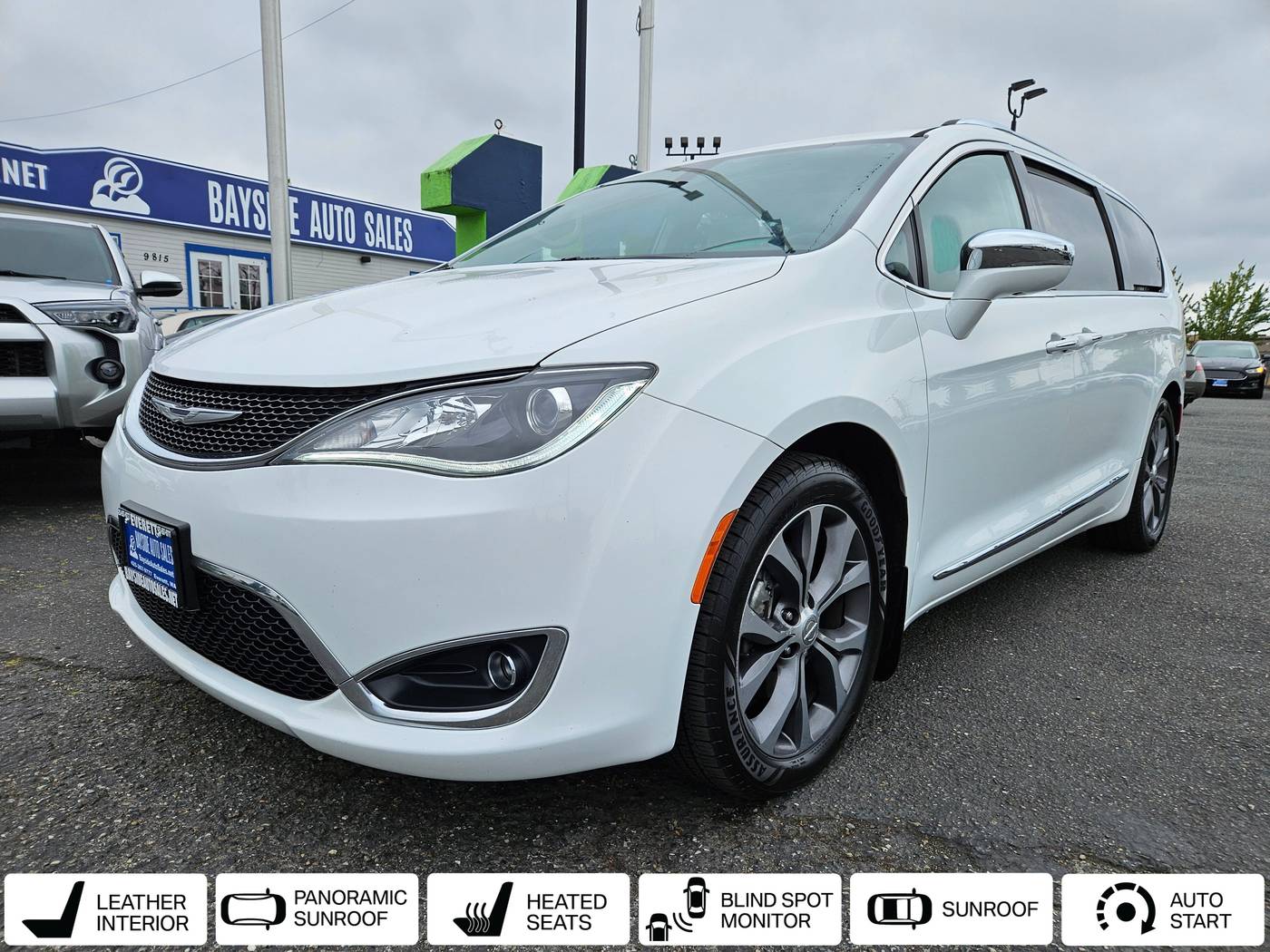 2017 Chrysler Pacifica Limited — Minivan — 109,663 mi — Everett, WA