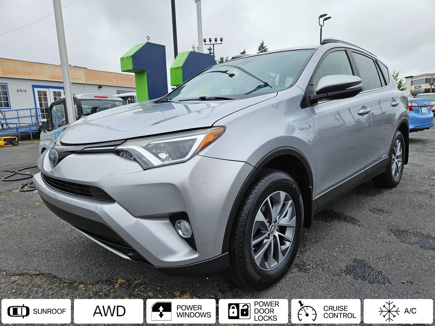 2017 Toyota RAV4 Hybrid XLE — SUV — 176,954 mi — Everett, WA