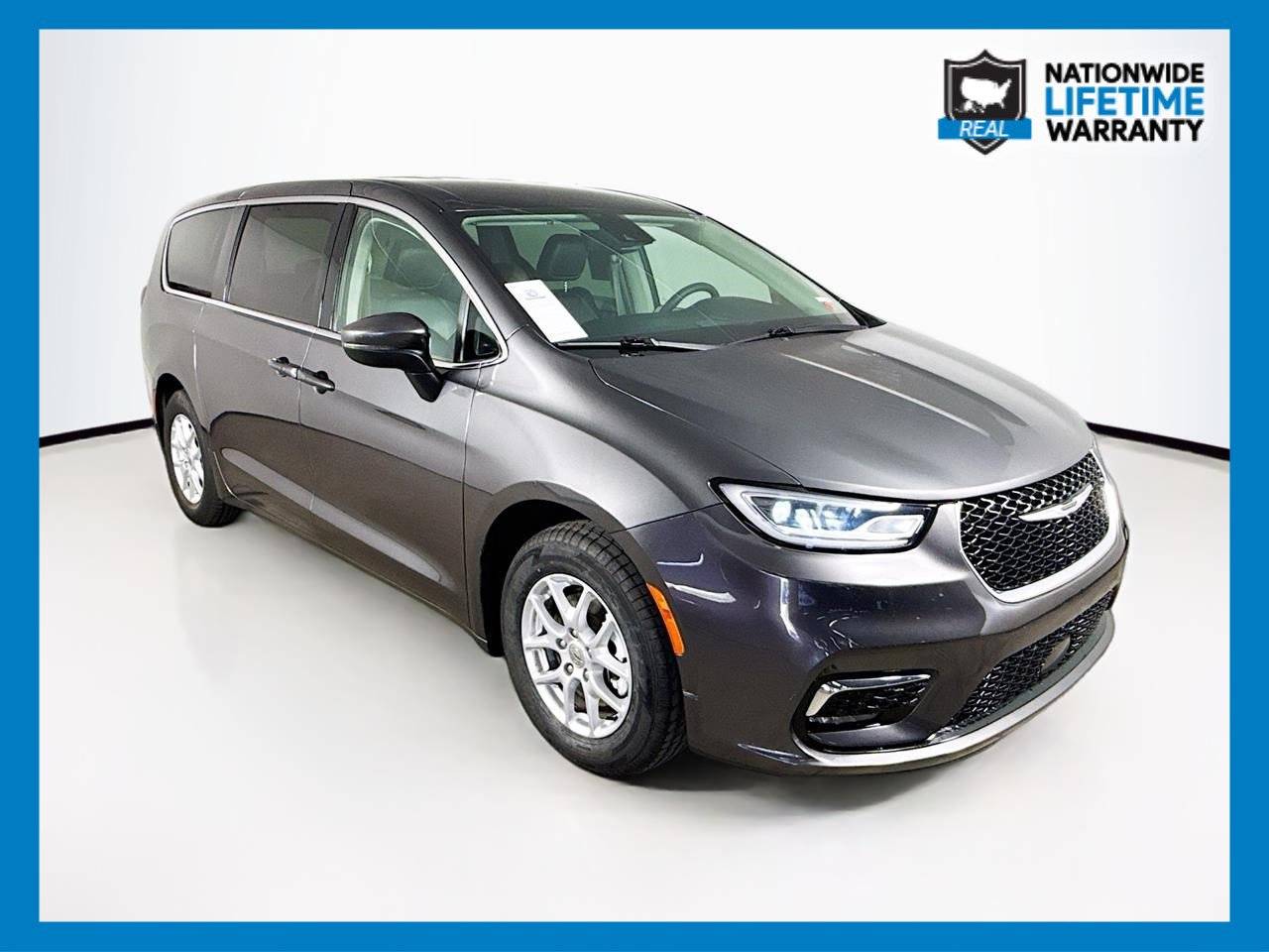 2023 Chrysler Pacifica Touring L — Minivan — 57,345 mi — Tampa, FL