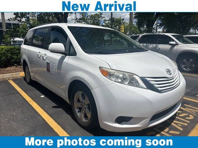 2015 Toyota Sienna LE — Minivan — 133,157 mi — Tampa, FL