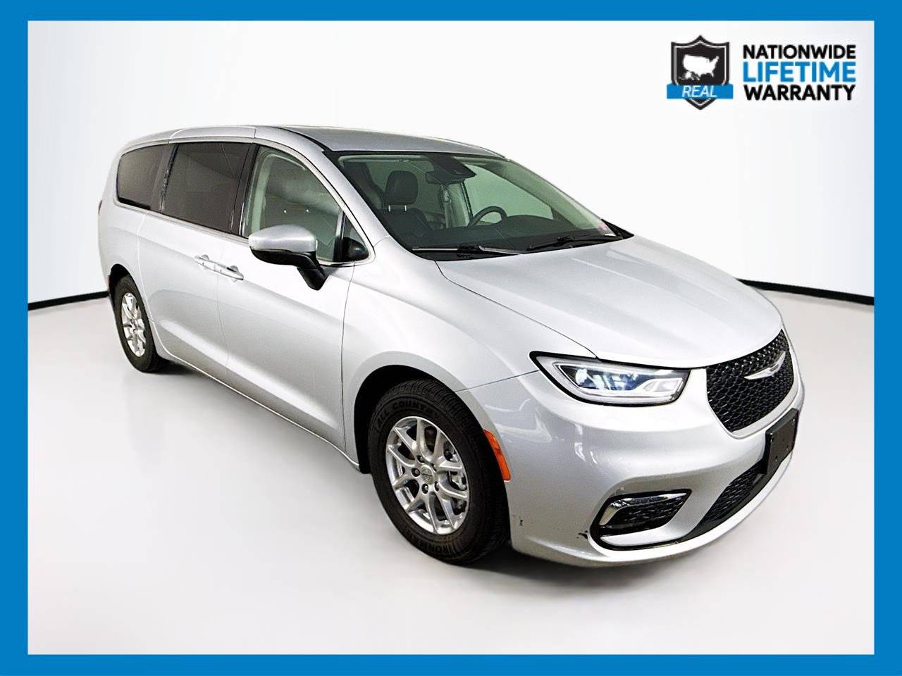 2023 Chrysler Pacifica Touring L — Minivan — 68,796 mi — Tampa, FL