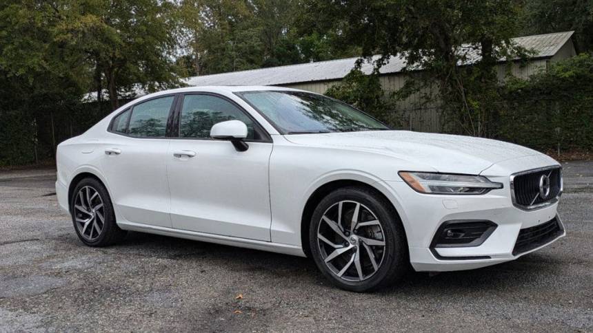 2020 Volvo S60 T6 Momentum