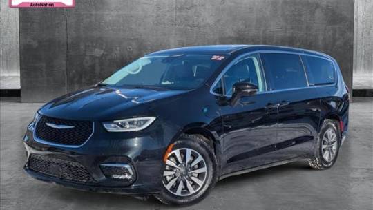 2022 Chrysler Pacifica Hybrid Touring L — Minivan — 25,810 mi — Lone Tree, CO