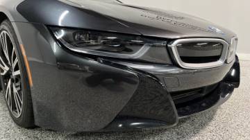 2015 BMW i8 Coupe - Front