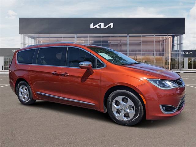 2018 Chrysler Pacifica Hybrid Limited — Minivan — 50,501 mi — Fort Myers, FL