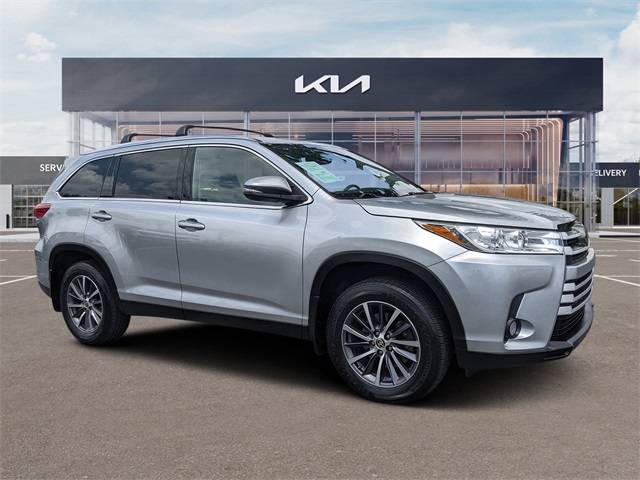 2019 Toyota Highlander XLE — SUV — 99,644 mi — Fort Myers, FL