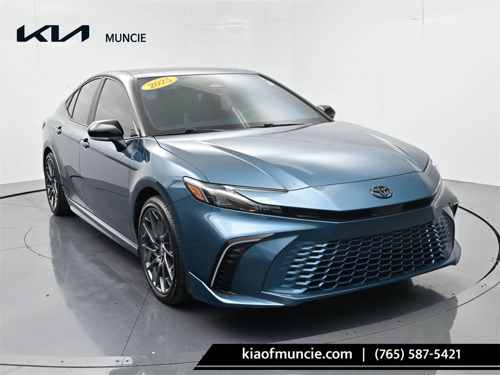 2025 Toyota Camry Hybrid XSE — Sedan — 32,914 mi — Muncie, IN