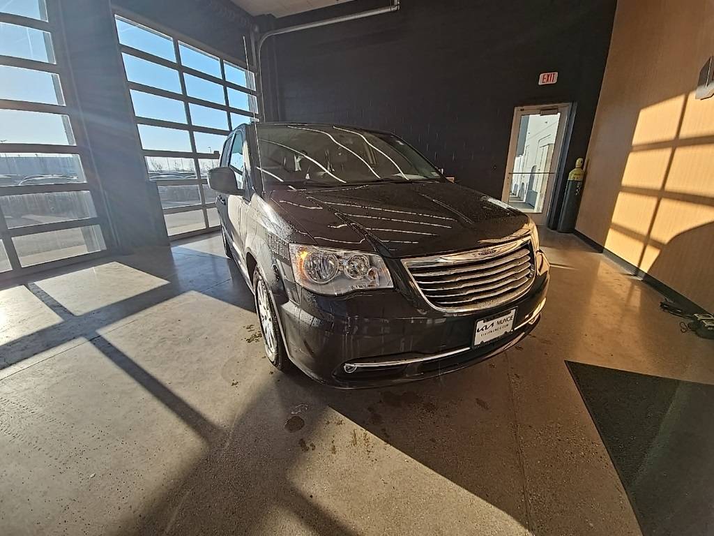 2016 Chrysler Town & Country Touring — Minivan — 132,806 mi — Muncie, IN