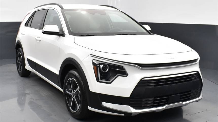 2024 Kia Niro Hybrid EX — SUV — 7,794 mi — Muncie, IN